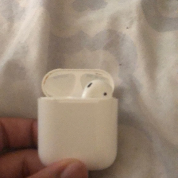 Real apple AirPod